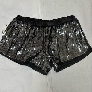 NWT; GUESS Sequin Black Shorts💥